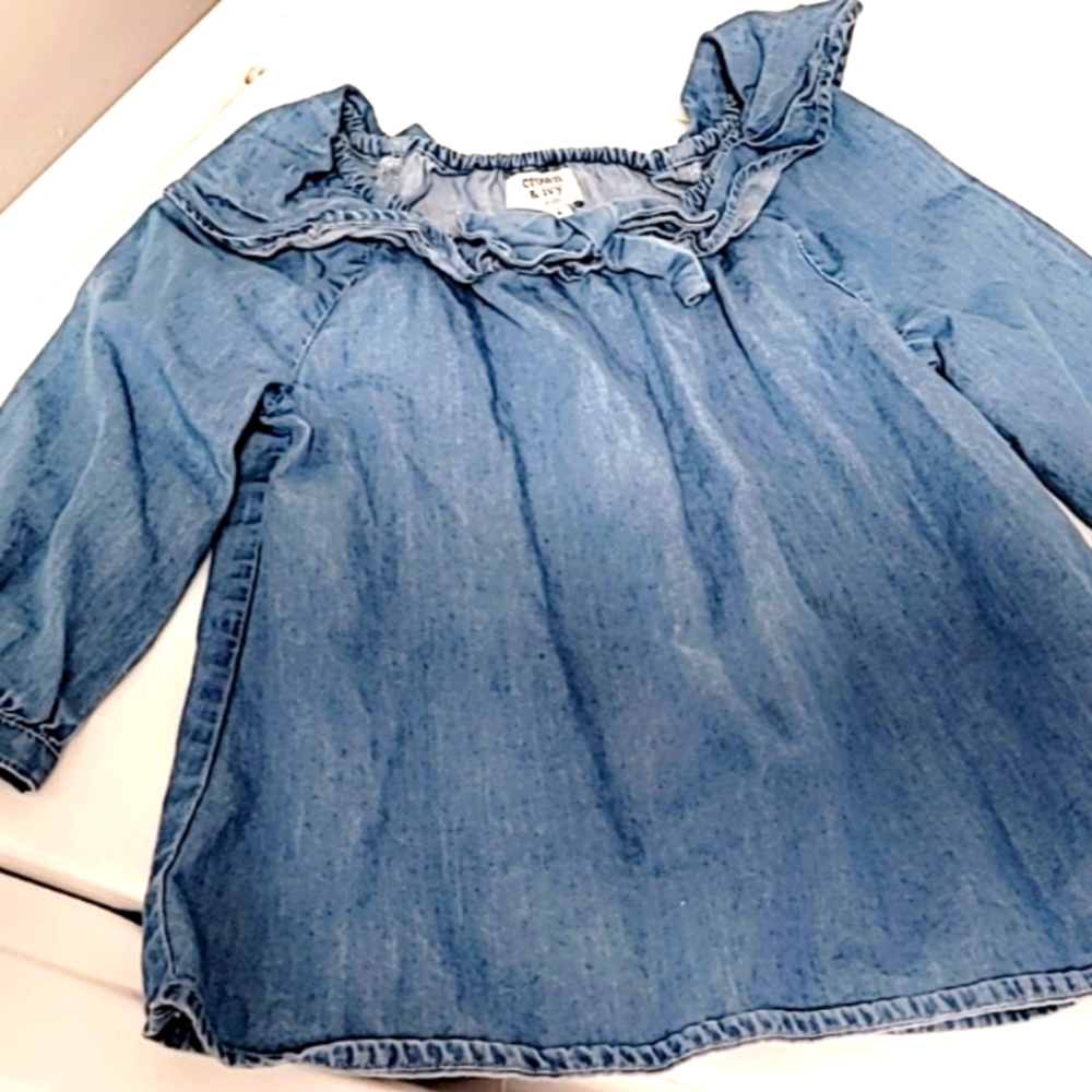 Crown and ivy size 6 shirt
